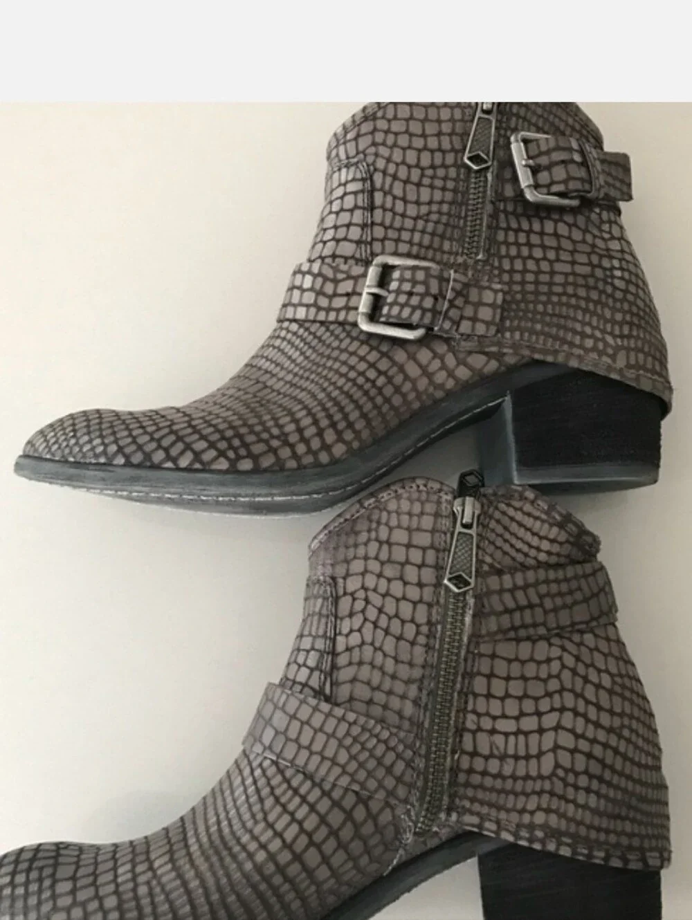 Donald Pliner DALIS Charcoal Python Leather Hooded Ankle Booties 8.5M